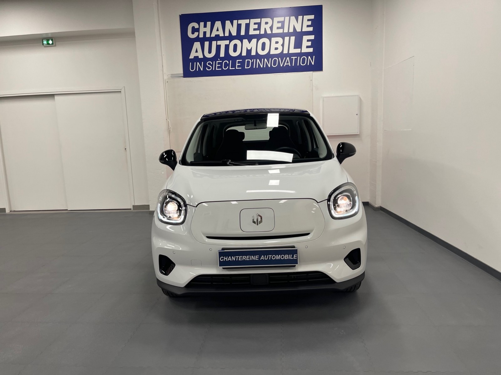 comment choisir une citadine électrique avec de l'autonomie à Mantes La Ville vue avant