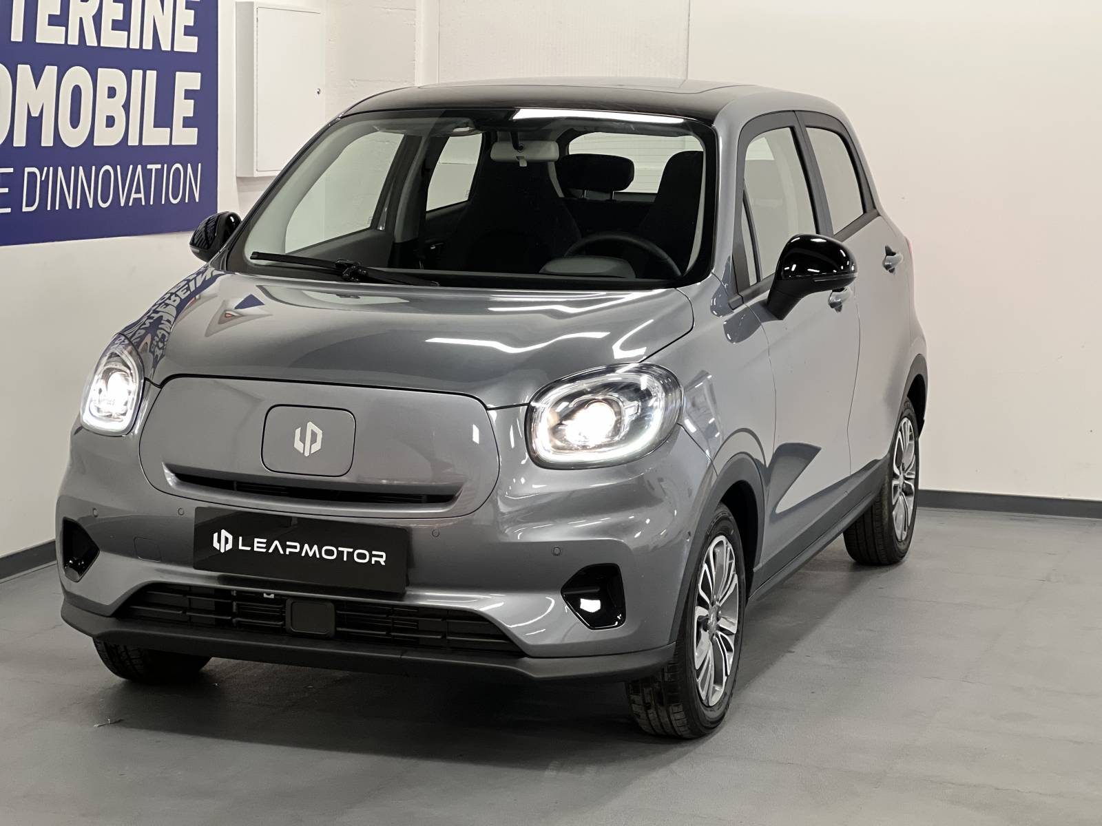 Avant Leapmotor T03 gris acier