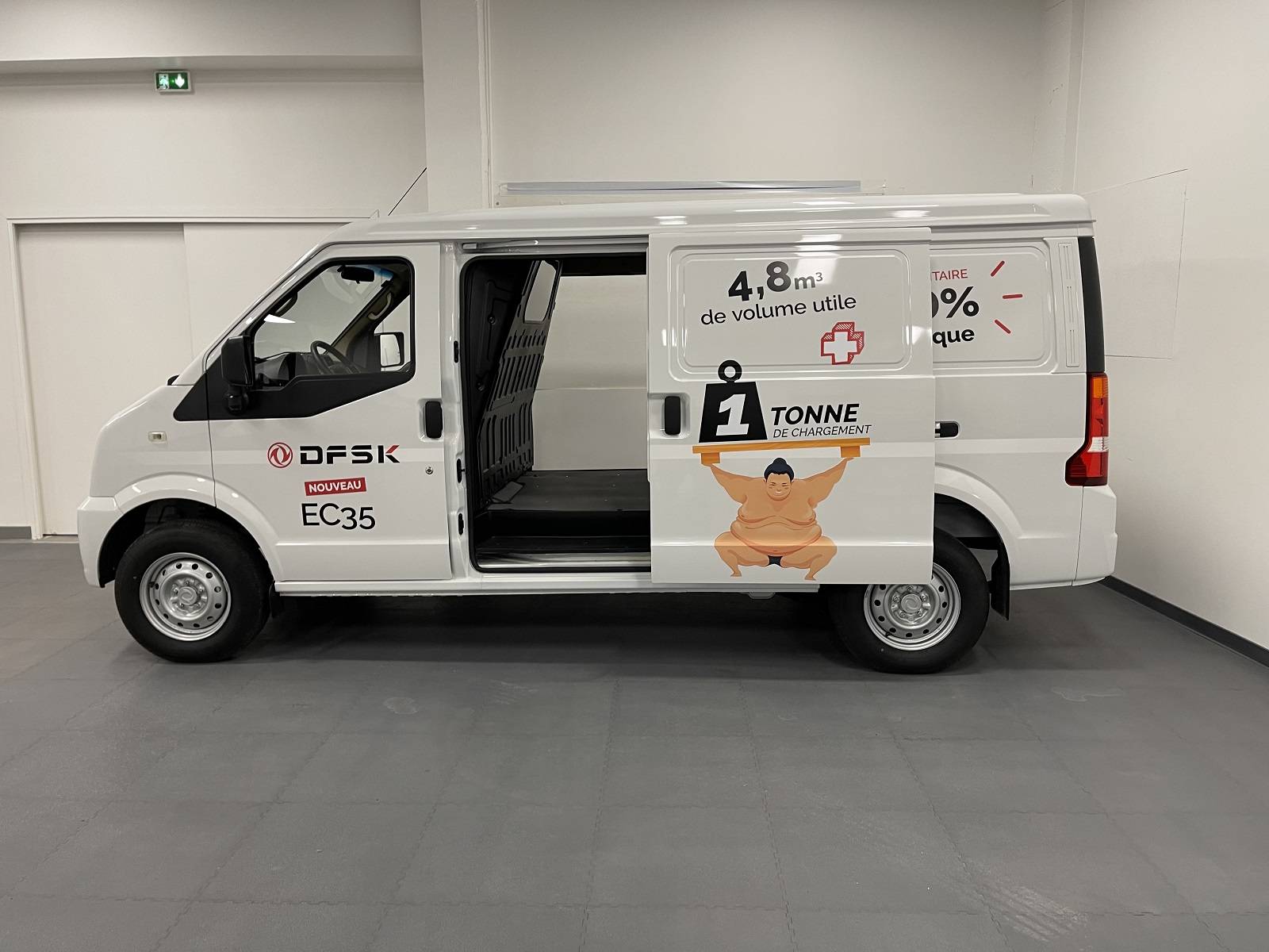 quel véhicule utilitaire électrique fourgon DFSK EC 35 pas cher choisir proche de Versailles - vue portes latérales coulissantes