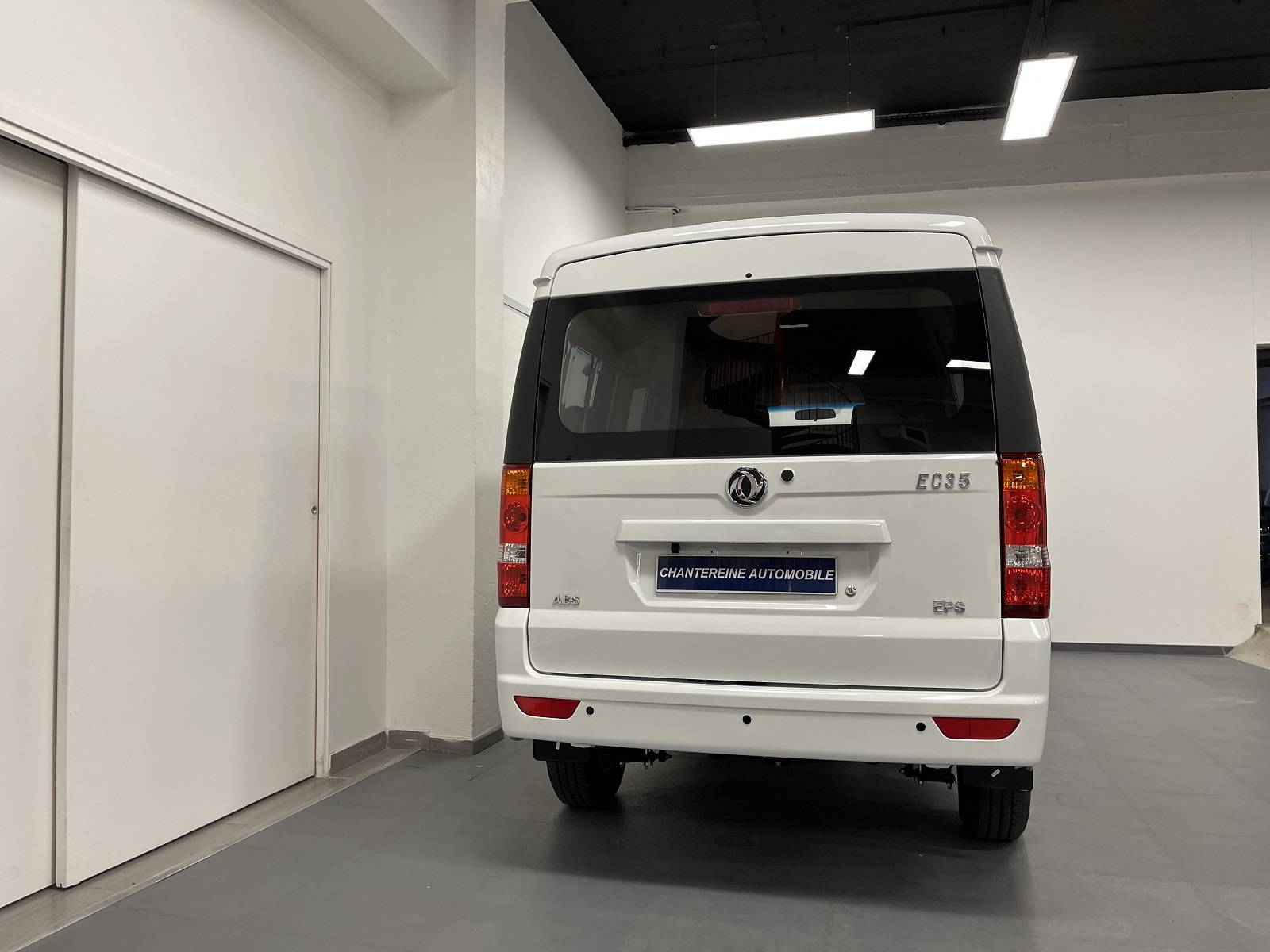 quel véhicule utilitaire électrique fourgon DFSK EC 35 pas cher choisir proche de Versailles - vue arrière