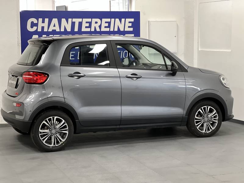 Voiture électrique neuve gris acier Leapmotor T03