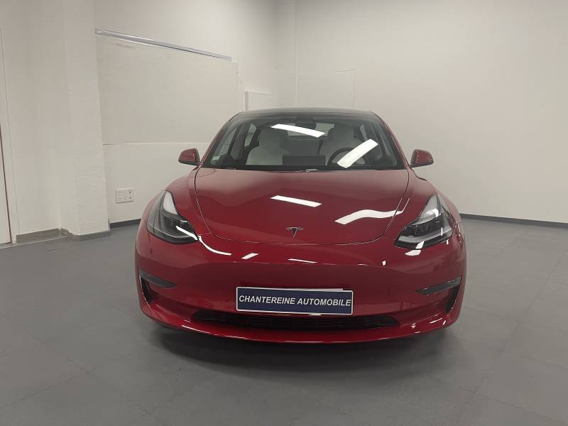 trouver une voiture électrique TESLA model 3 Performance rouge disponible à Mantes La Ville