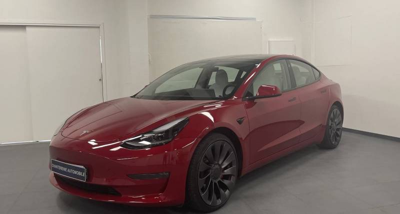 trouver une voiture électrique TESLA model 3 Performance rouge disponible à Mantes La Ville