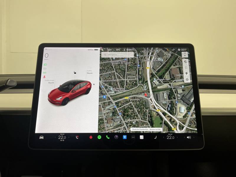 trouver une voiture électrique TESLA Model 3 Performance rouge proche de Versailles - vue écran
