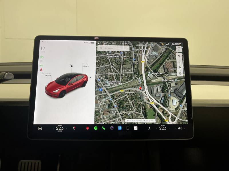 trouver une voiture électrique TESLA Model 3 performance disponible proche de Poissy - vue écran