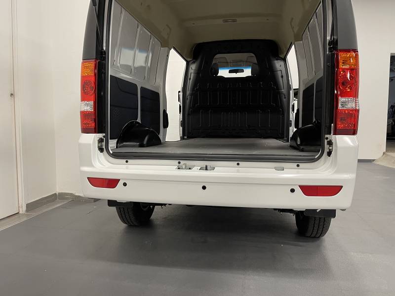 quel véhicule utilitaire électrique fourgon DFSK EC 35 pas cher choisir proche de Versailles - vue espace de chargement