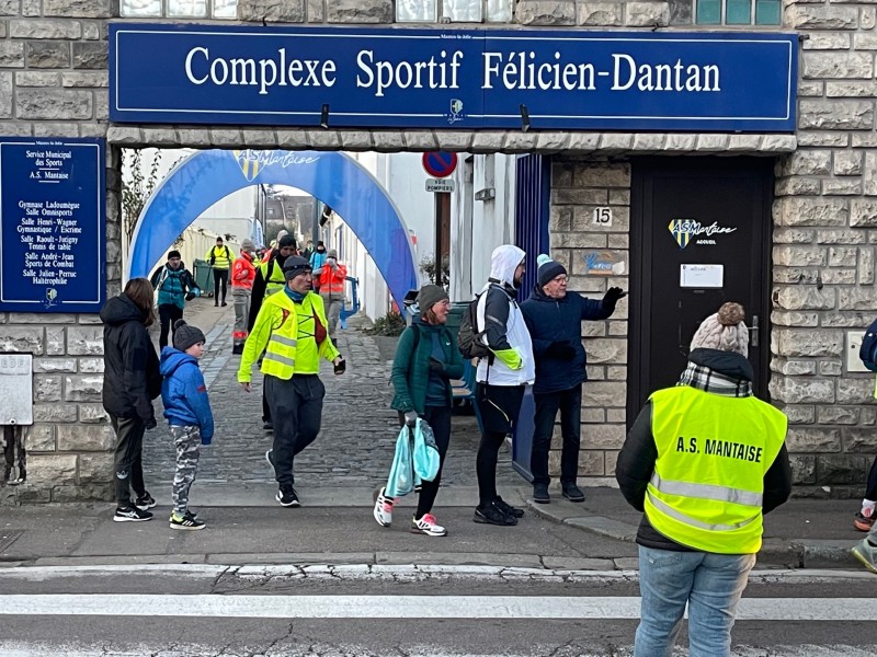 l'AS Mantaise organise le Paris Mantes à la marche le 29 janvier 2023 avec LEAPMOTOR et SERES à l'arrivée